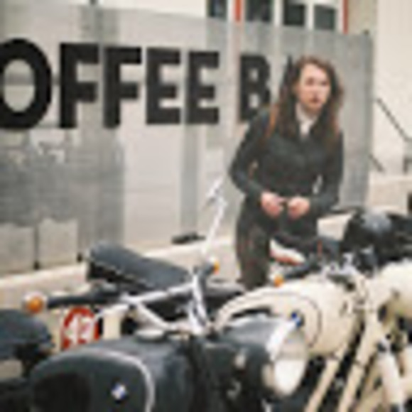 Meet your Posher, Gabrielle - Picture 1 of 1